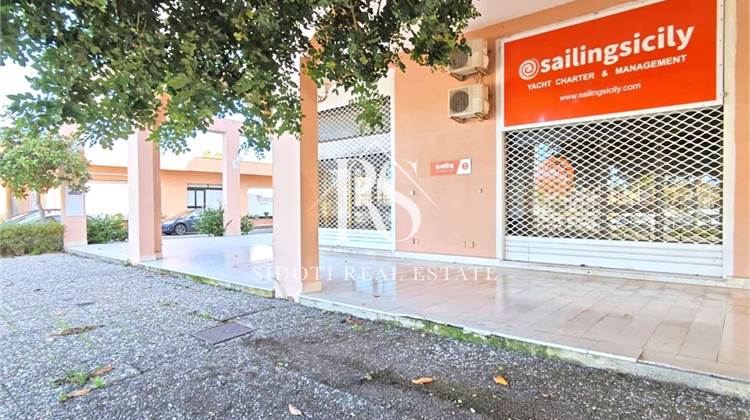 Negozio In Vendita a Furnari