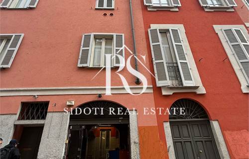 Locale commerciale  con canna fumaria