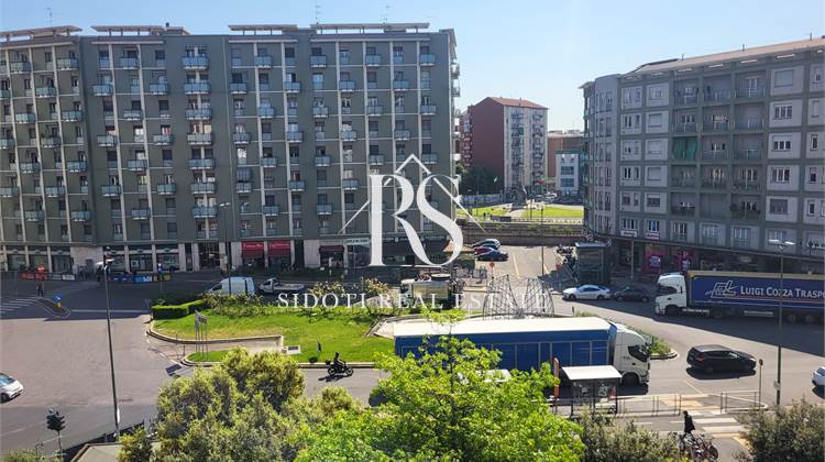 TRILOCALE PARZIALMENTE ARREDATO