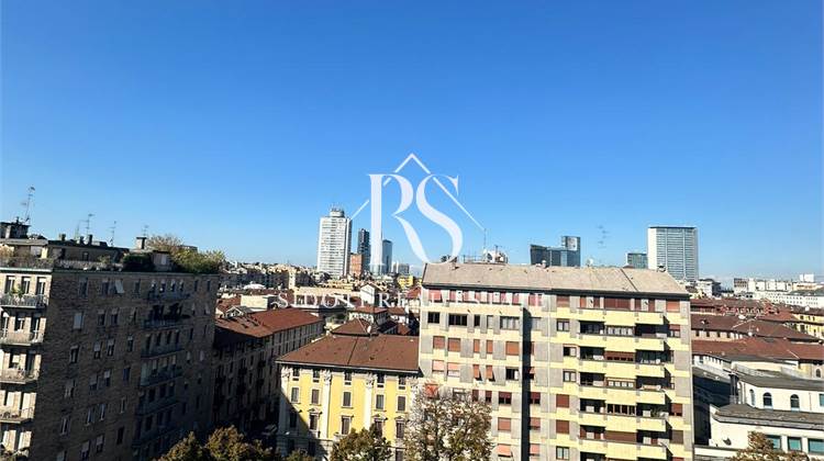 4 комнаты и больше в Аренда в Milano