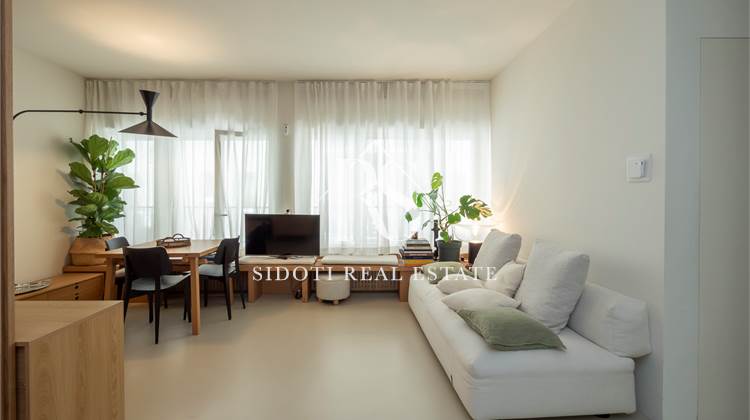 APPARTAMENTO SU DUE LIVELLI CON TERRAZZO