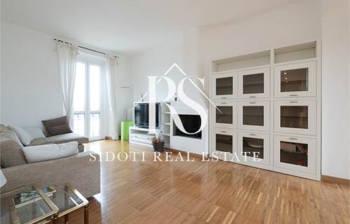TRILOCALE ARREDATO PALAZZO LIBERTY