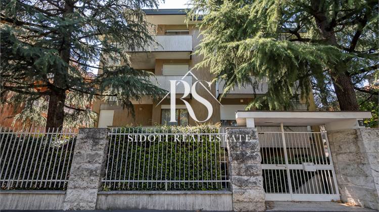 QUADRILOCALE CON BALCONE E DOPPIO INGRESSO