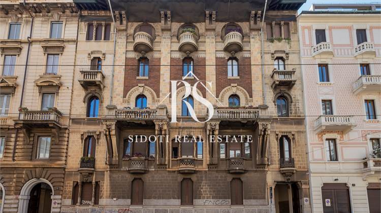 4 комнаты и больше в Продажа в Milano